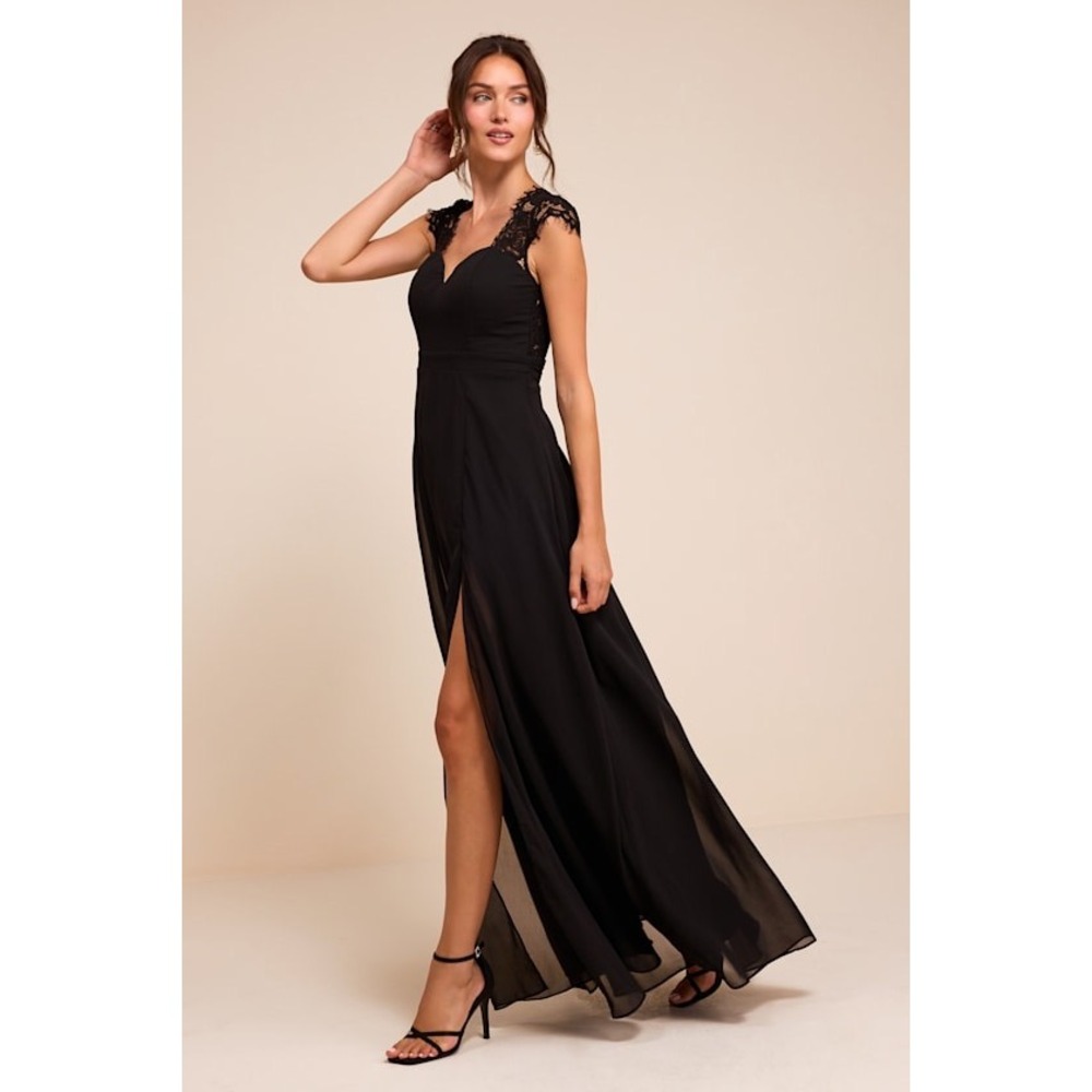 NWT Lulus Momentous Moments Black Lace Backless Maxi Dress Medium